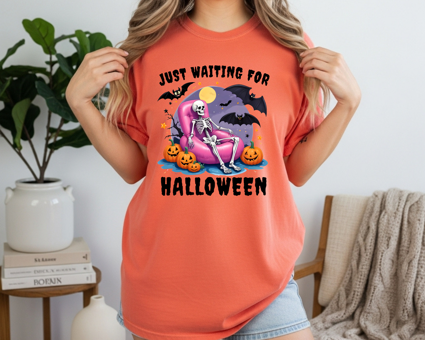 Retro Halloween T-Shirt: Funny Pumpkin & Skeleton Graphic Tee - JennyO
