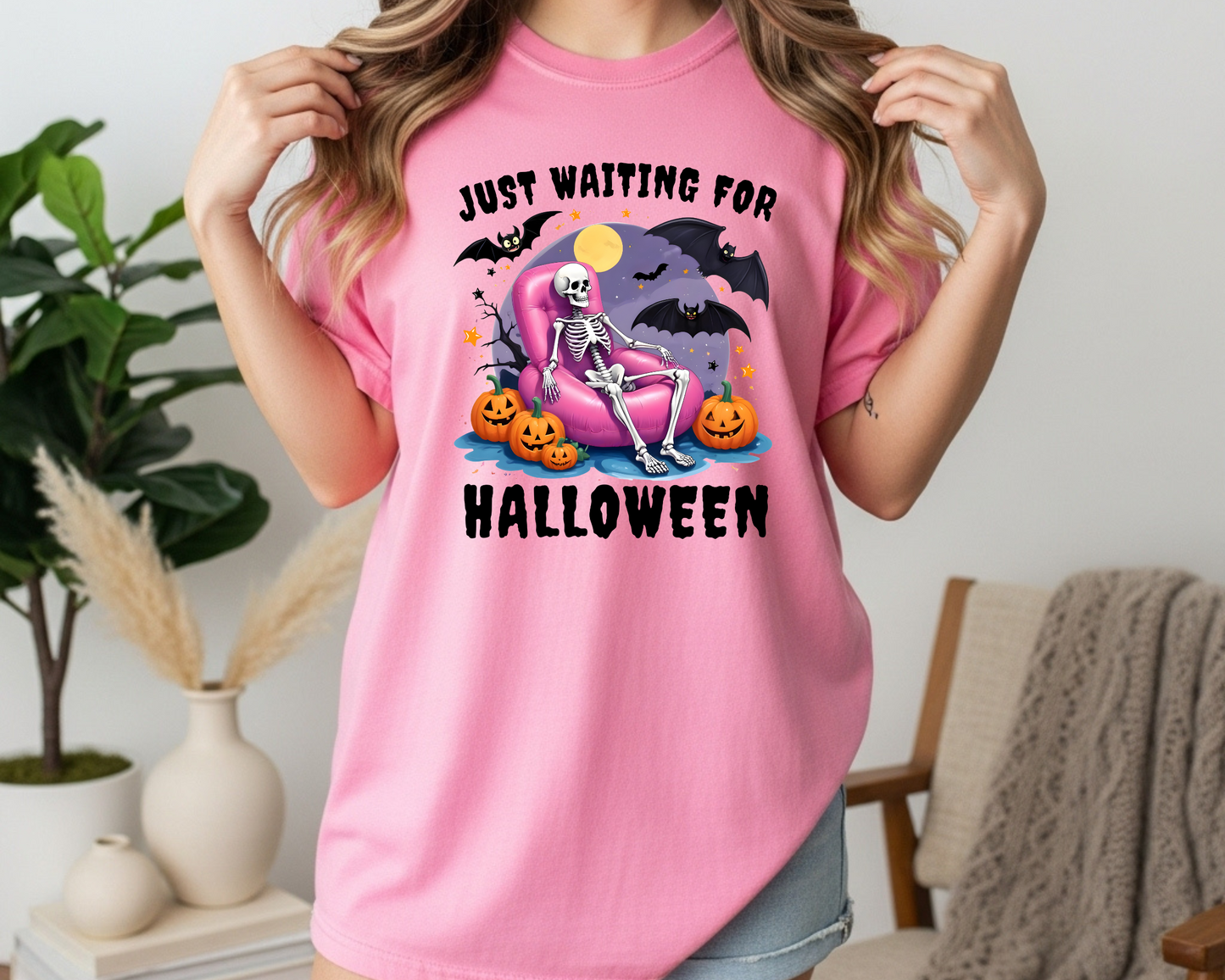 Retro Halloween T-Shirt: Funny Pumpkin & Skeleton Graphic Tee - JennyO