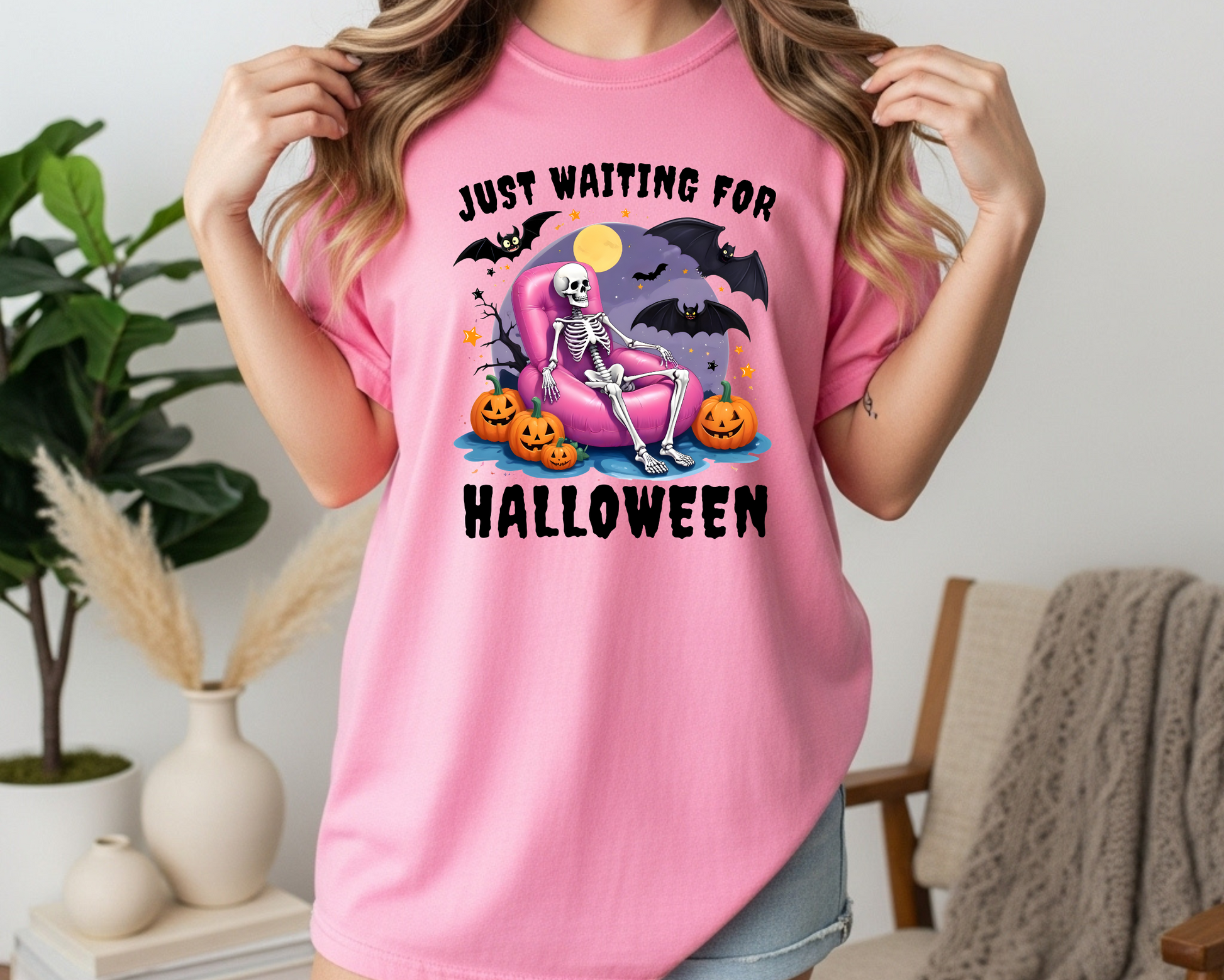Retro Halloween T-Shirt: Funny Pumpkin & Skeleton Graphic Tee - JennyO